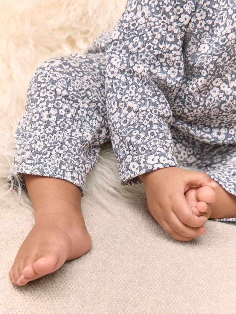 The White Company Textured Cotton Blend Petunia Print Pyjamas - صورة 2 من 5 The White Company Textured Cotton Blend Petunia Print Pyjamas - صورة 2 من 5