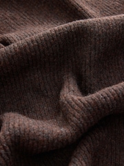Schokoladenbraun - Large Ribbed Triangle Scarf - Bild 5 von 5
