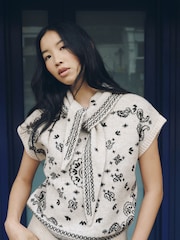 Monochrome Bandana Print Tie Neck Knitted Tank Top - Image 2 of 8