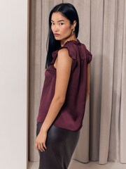 Lila - Lipsy Ruffle V-Neck Satin Sleeveless Blouse - Bild 5 von 5