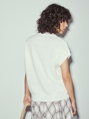 Crema - Camiseta de tirantes de punto con cuello de pico y ribete de encaje - Imagen 3 de 8