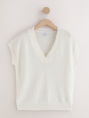 Crema - Camiseta de tirantes de punto con cuello de pico y ribete de encaje - Imagen 5 de 8