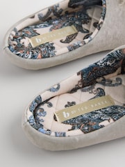 B by Ted Baker Neutral Velour Slippers with Faux Feather Pom - Slika 5 iz 6
