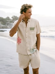 Chelsea Peers Natural Linen-Blend Dune Echo Print Short Sleeve Shirt - Image 4 of 6