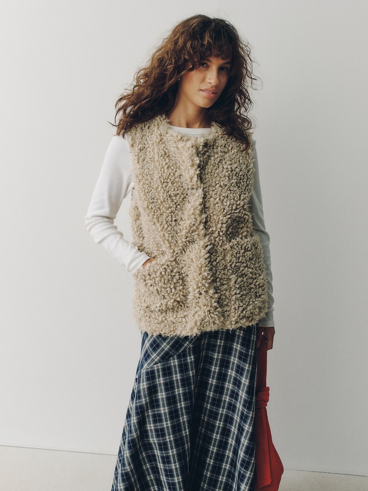 Gris - Faux Fur Curly Gilet - Imagen 2 de 5