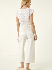 Roman Crochet Buttoned Waistcoat - صورة 3 من 5