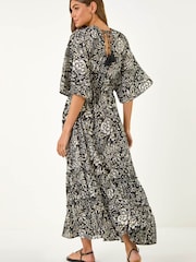 فستان بوهو ماكسي بياقة حرف V مورد بطبعة من Roman - Image 3 of 5