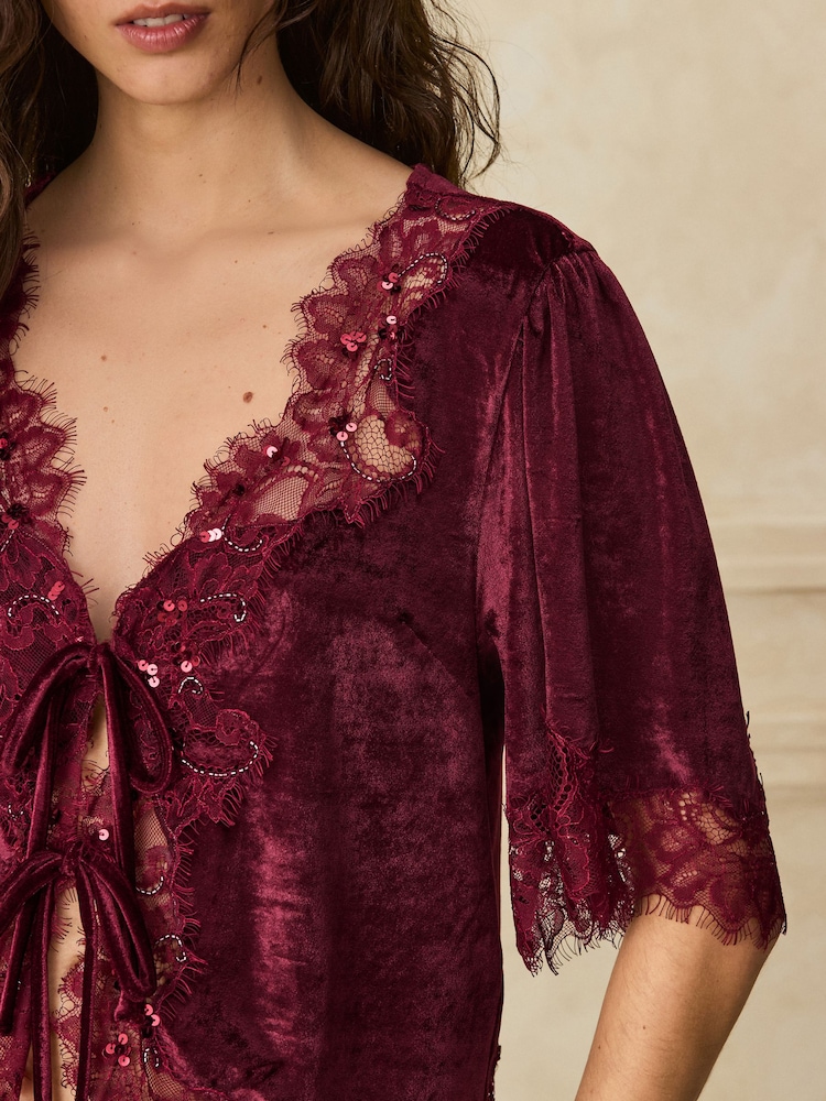 Berry Red Short Sleeved V-Neck Tie Front Top - Image 2 of 4 Berry Red Short Sleeved V-Neck Tie Front Top - Image 2 of 4