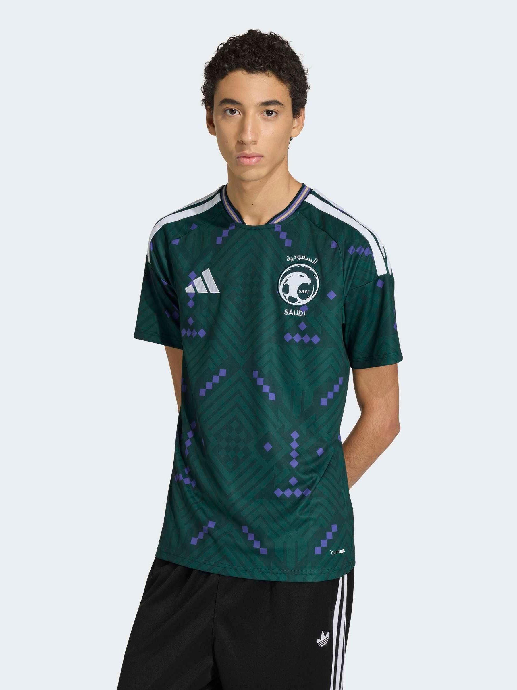 【新品】KUZIRA spider Tシャツ緑 ロゴ ネイビー系　Ｌサイズ Next：日本 adidas サウジアラビア代表 26 ホーム用Tシャツ from Next