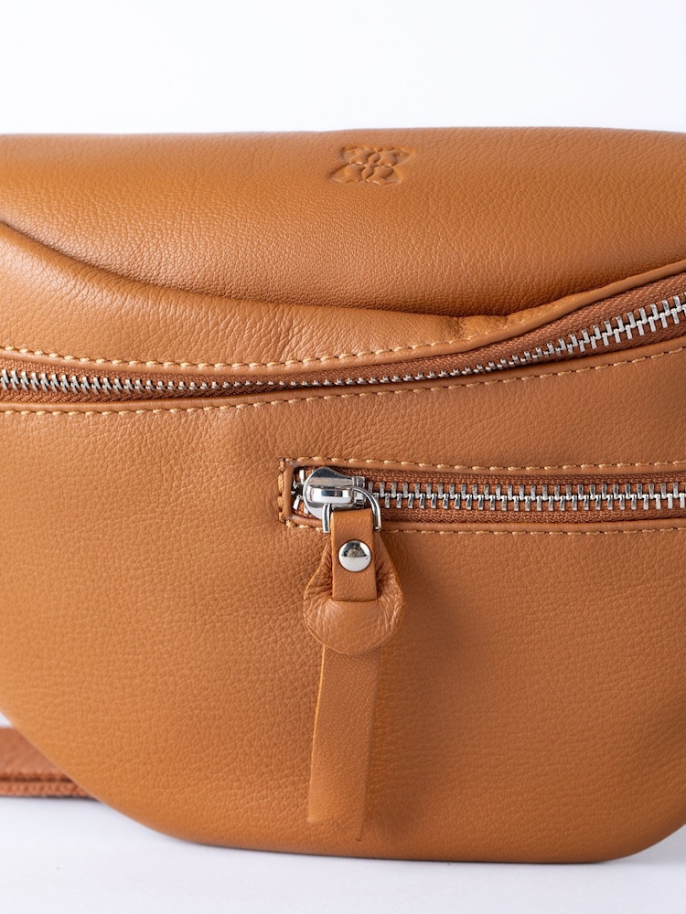 Lakeland Leather Brown Tarn Sling Bag - Image 6 of 6 Lakeland Leather Brown Tarn Sling Bag - Image 6 of 6