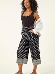 Roman – Cropped-Hose mit Rand-Print, Petite - Bild 1 von 5