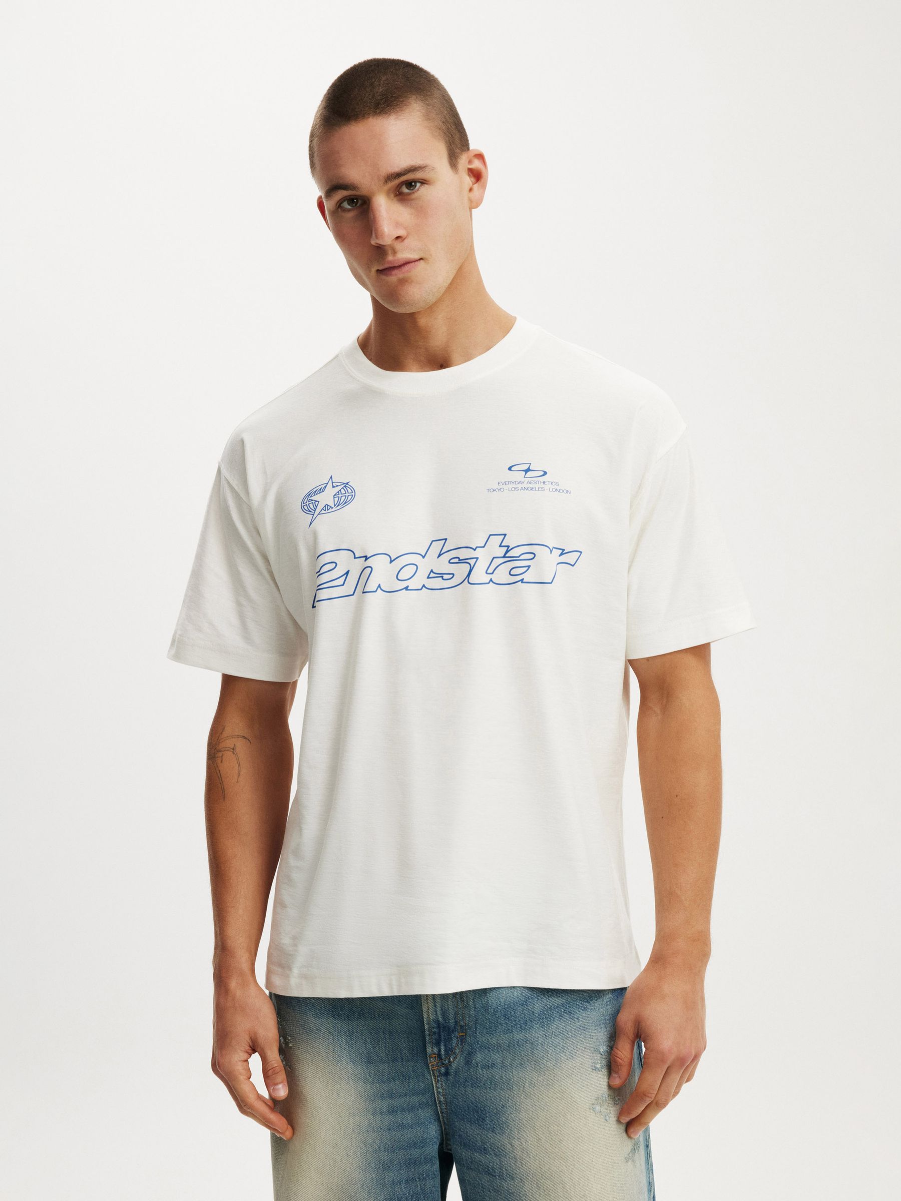 time is on BOX OVER シャツ Buy Cotton On Vintage White / Everyday Box Fit Graphic T-Shirt