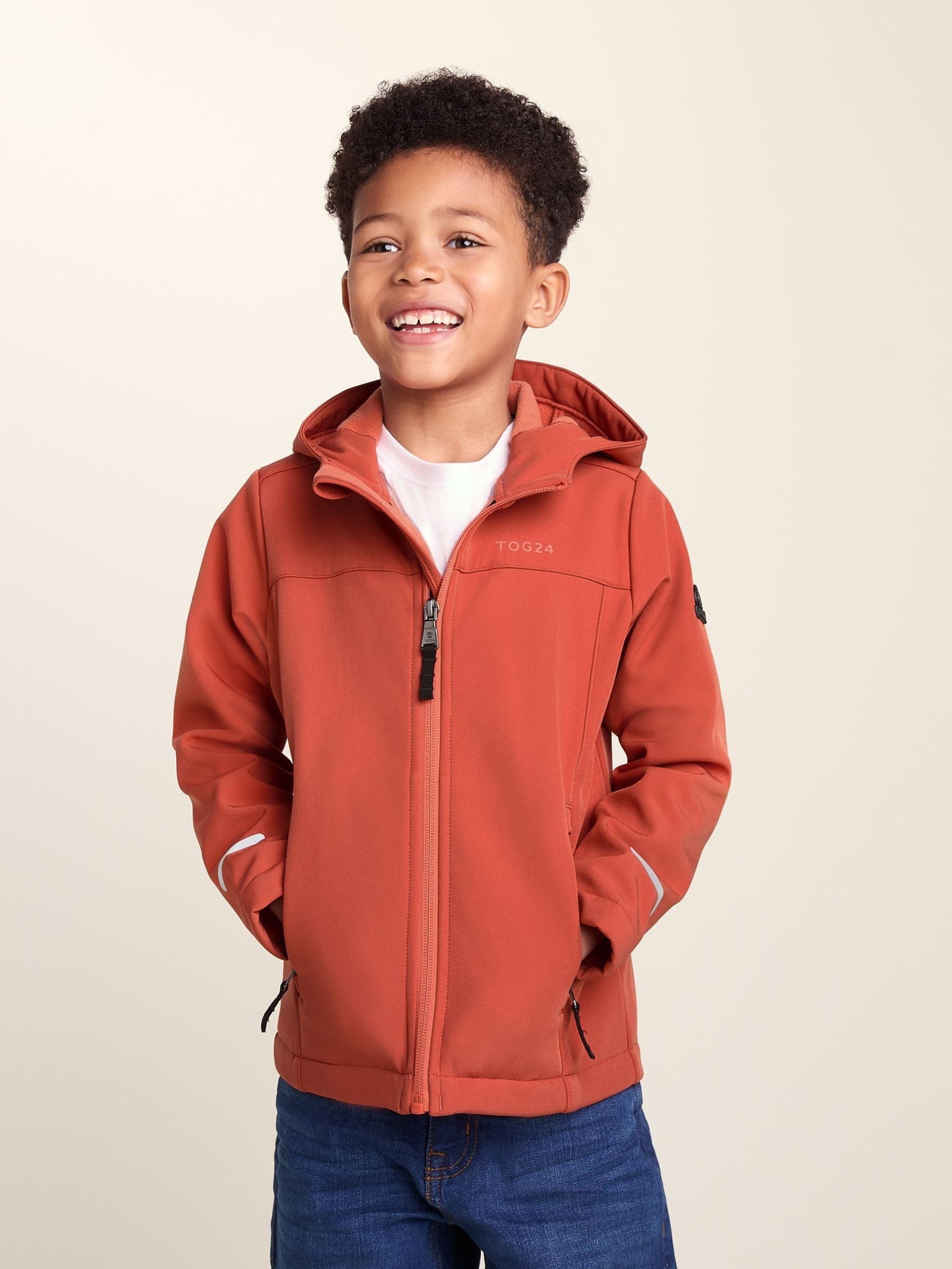 TOG24 Koroma Kids Windproof Breathable Softshell Jacket, Lightweight Hooded | 100% Polyester, Coat, Adjustable hood, Pockets, Full-length zip, Adjustable hem, School, Outdoors - Image 3