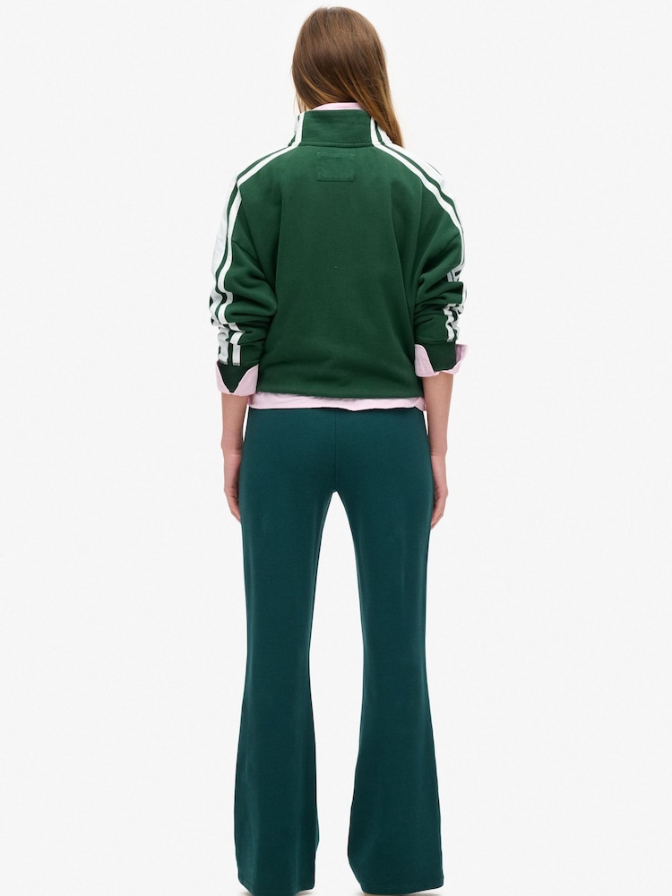 Superdry חולצת אימונית בגזרה רפויה עם רוכסן ואפליקציה, סדרת Athletic Essentials - תמונה 2 מתוך 5