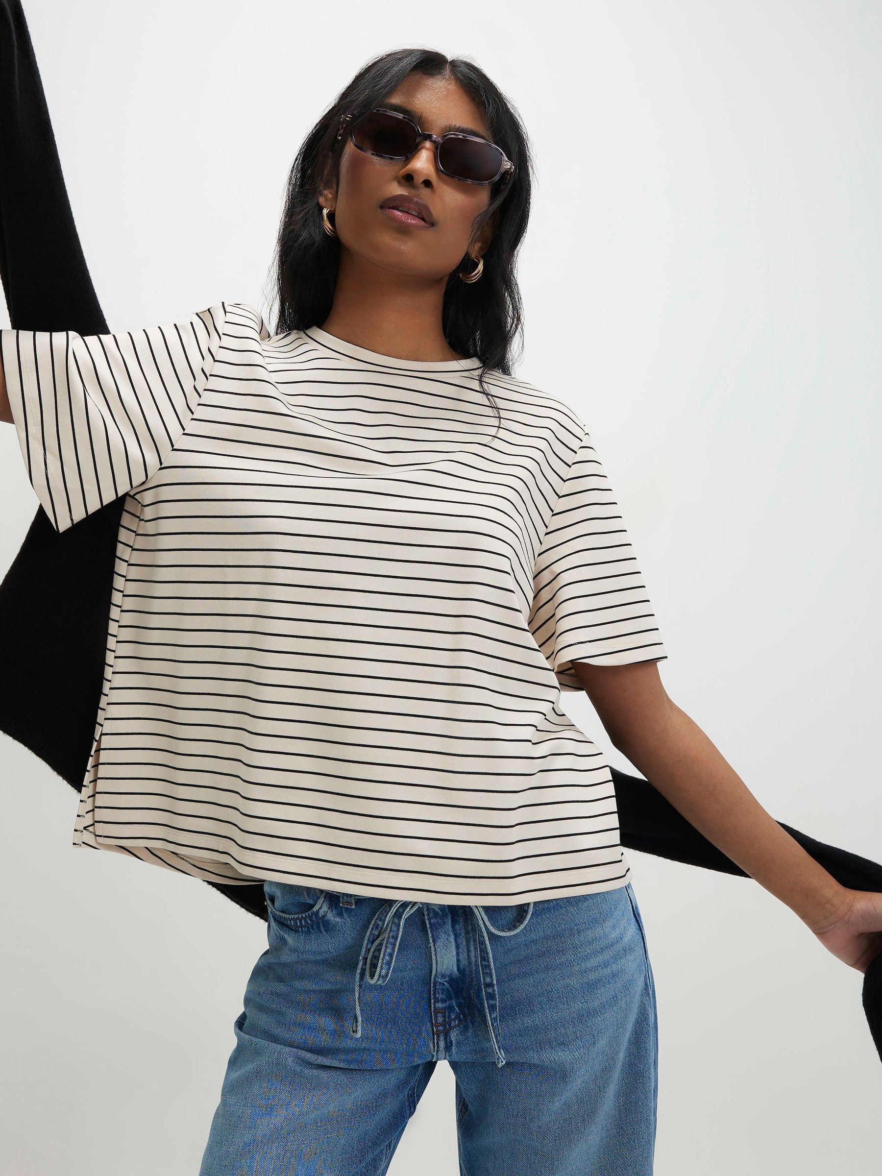 Next：日本 クリーム - River Island 半袖ストライプトップス from 