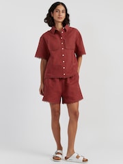 Chinti & Parker Red Linen Blend Scallop Edge Shorts - Image 2 of 4