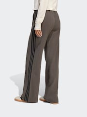adidas Originals Tailored Joggers - Imagem 2 de 6