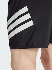 adidas מכנסי שחייה קצרים באורך 8 אינצ'ים בעיטור 3 פסים - תמונה 5 מתוך 6