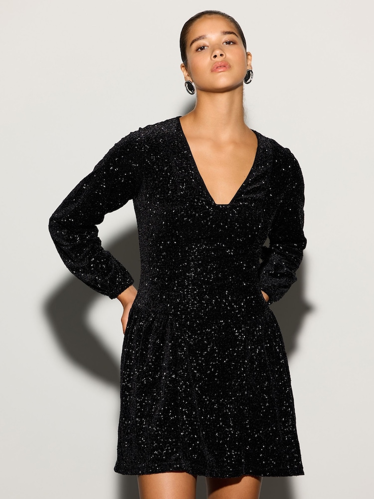 블랙 - Long Sleeve Sequin V-Neck Mini Dress - 4의 이미지 1 블랙 - Long Sleeve Sequin V-Neck Mini Dress - 4의 이미지 1