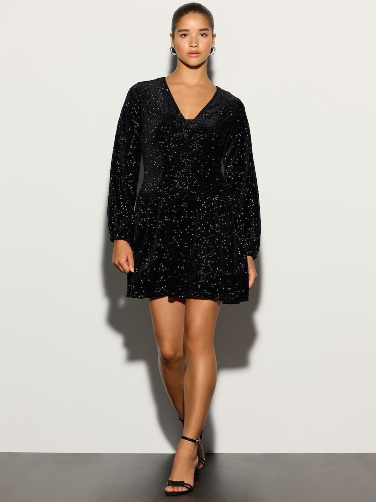 블랙 - Long Sleeve Sequin V-Neck Mini Dress - 4의 이미지 2 블랙 - Long Sleeve Sequin V-Neck Mini Dress - 4의 이미지 2