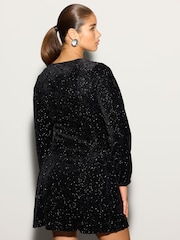 블랙 - Long Sleeve Sequin V-Neck Mini Dress - 4의 이미지 3