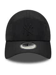New Era Black Tech Midi Runner New York Yankees Cap - Image 2 of 5