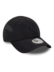 New Era Black Tech Midi Runner New York Yankees Cap - Image 3 of 5