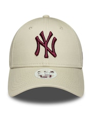 New Era Natural League Essential 9Forty New York Yankees Cap - Image 2 of 5