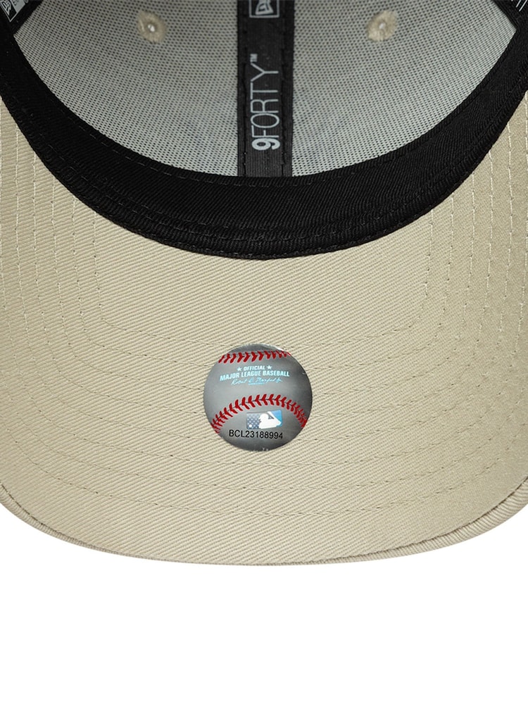New Era Natural League Essential 9Forty New York Yankees Cap - Image 5 of 5