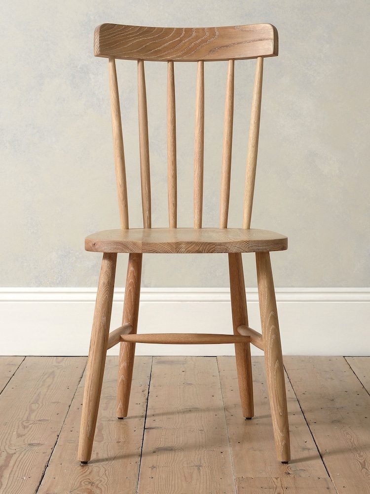 Cotswold Company Whitewash Oak Inglesham Spindleback Chair - Image 2 of 6