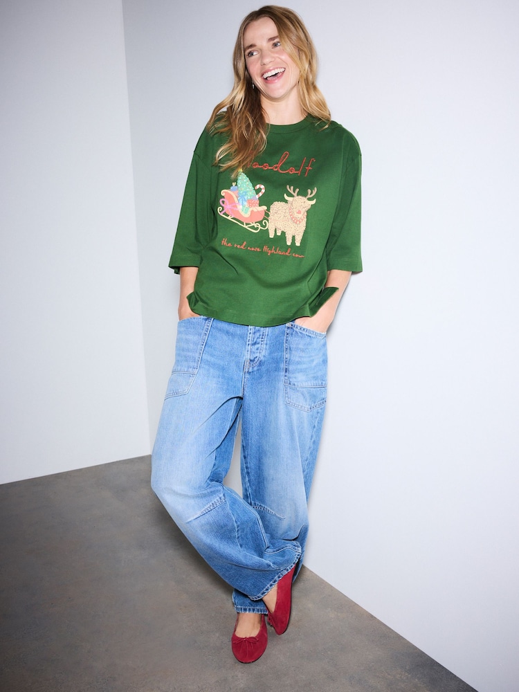 Green Hamish Christmas Boxy Elbow Sleeve Crew Neck T-Shirt - Image 2 of 5 Green Hamish Christmas Boxy Elbow Sleeve Crew Neck T-Shirt - Image 2 of 5