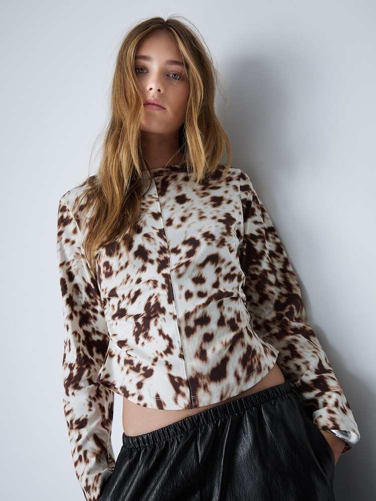 鹿狀印花 - Cinch Waist Long Sleeve Top - 圖片 1，共 5