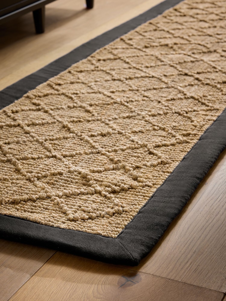Nina Campbell Natural Diamond Hand Woven Jute Runner - Image 2 of 5 Nina Campbell Natural Diamond Hand Woven Jute Runner - Image 2 of 5