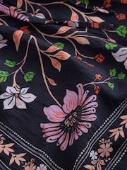 Navy Pink Floral Print - Shorts - Bild 8 von 8