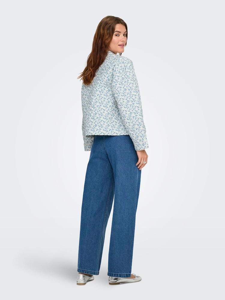 ONLY Kurze gesteppte Jacke mit Aufdruck - Bild 2 von 6