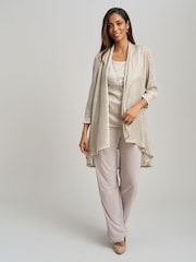 بدلة من ثلاثة قطع برّاقة مجعّدة Natasha من Gina Bacconi - صورة 8 من 9