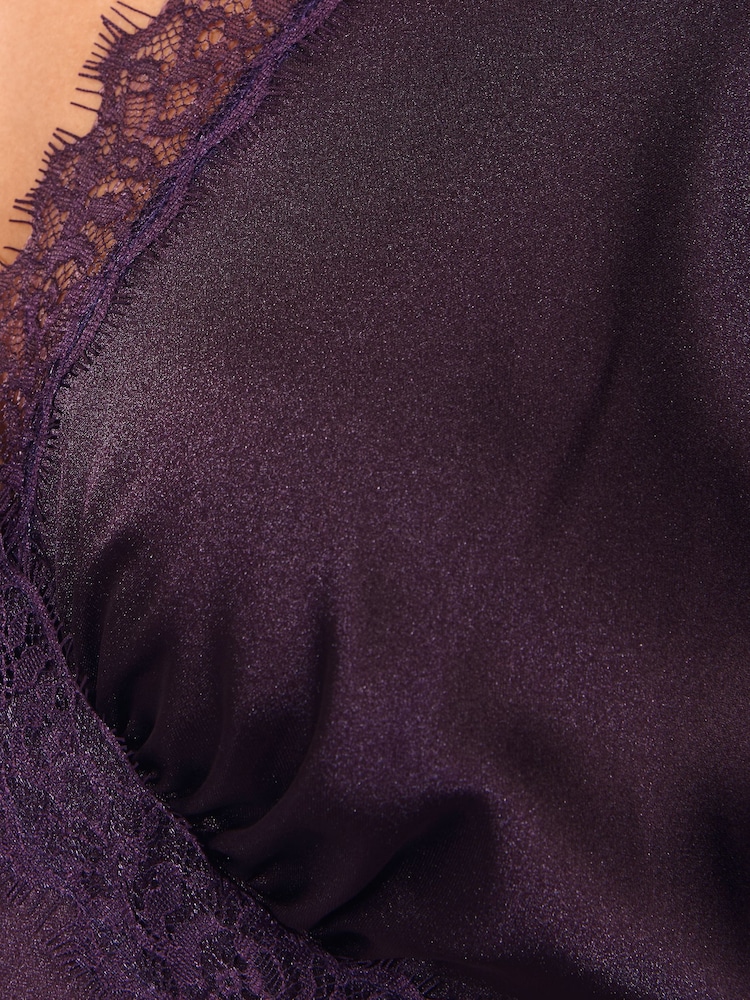 aubergine poupre - Friends Like These Robe midi en satin à manches longues et empiècement en dentelle. - Image 6 de 6 aubergine poupre - Friends Like These Robe midi en satin à manches longues et empiècement en dentelle. - Image 6 de 6