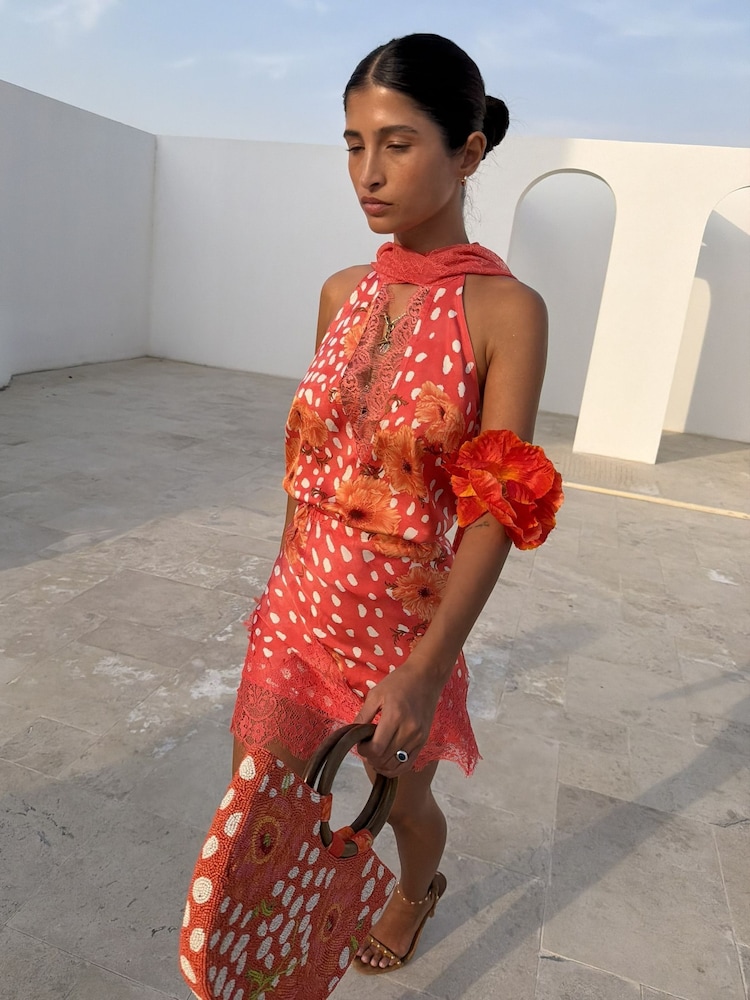 تنورة Maeva قصيرة مزينة بالترتر من Never Fully Dressed - Image 4 of 4 تنورة Maeva قصيرة مزينة بالترتر من Never Fully Dressed - Image 4 of 4