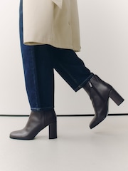 Czekoladowy brąz - Buty Forever Comfort® na wysokim obcasie klockowym - Obraz 3 z 9