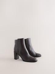 Czekoladowy brąz - Buty Forever Comfort® na wysokim obcasie klockowym - Obraz 6 z 9