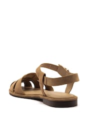 صندل جلد شمواه بأحزمة متقاطعة Lilly من Off The Hook - Image 3 of 5