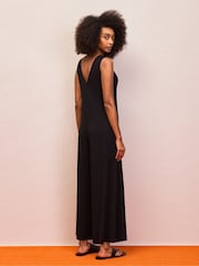 Ro&Zo Black Petite V-Neck Jersey Jumpsuit - Image 2 of 5