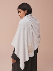 B by Ted Baker Grey Diamante Applique Knitted Wrap Scarf - Kuva 1 / 5