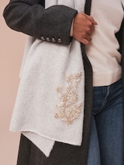 B by Ted Baker Grey Diamante Applique Knitted Wrap Scarf - Kuva 4 / 5