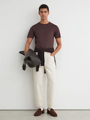 Dunkle Pflaume - Reiss Count Air-Water Baumwoll-T-Shirt in Tailored Fit - Bild 1 von 6
