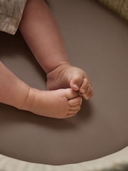 The Little Green Sheep 2 Pack Cocoa Moses Basket Sheets - Image 2 of 4