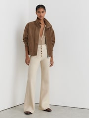 Reiss Cali Patch-Pocket Button Flared Jeans - Bild 1 von 8