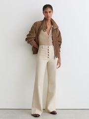 Reiss Cali Patch-Pocket Button Flared Jeans - Bild 6 von 8