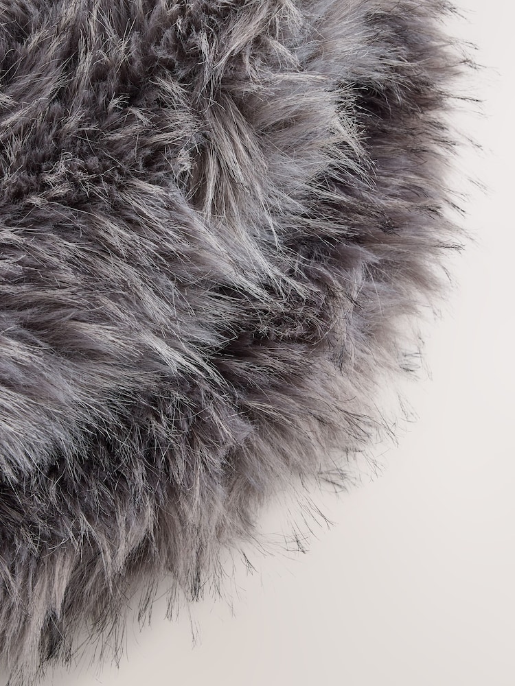 Grey Fur Cloche Hat - Image 3 of 3 Grey Fur Cloche Hat - Image 3 of 3