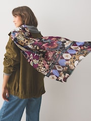 Navy Floral Swan Print - Leichter Schal - Bild 2 von 6